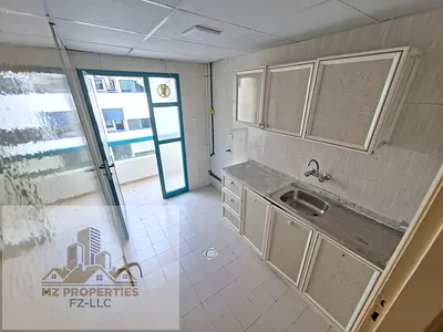 بدون دفعة مقدمة! شقة بغرفة نوم واحدة متصلة بمدخل! مكيف سبليت جديد كلياً مُركّب أيضاً! سعر مناسب في 26999