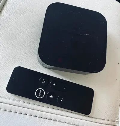 Apple TV with Siri Remote - Used