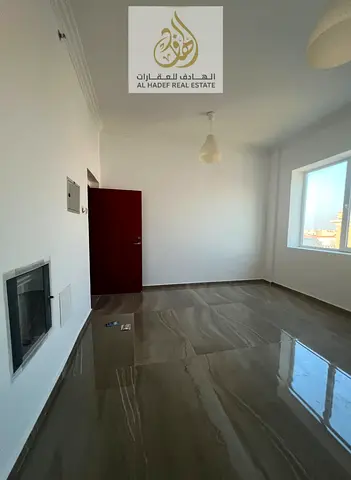 الايجار سنوي في عجمان منطقة المويهات 1 قريب من الشروق مول قريب من شارع الشيخ عمار الشارع التلة  البنايه عائلات استوديو مع تكيف مركزي مطبخ منفصل 1حمام