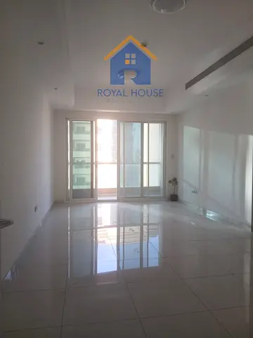 Two bedrooms and a living room, sea view, air conditioning, free parking and gym