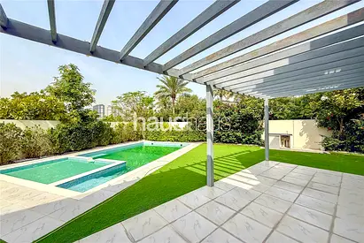 PRIVATE POOLl | HUGE PLOT | AVAILABLE