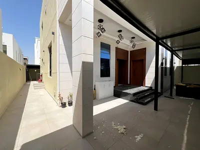 فيلا مفروشة للإيجارالسنوي في الباهية عجمان 5 غرف ماستر وصالة ومجلس بتشطيبات كاملة وموقع مميز قريب من شارع محمد بن زايد