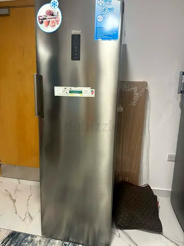Vertical Trim freezer 276 Litres for sale ( Gas leakage issue )