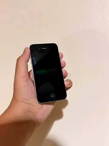 iPhone 4 - URGENT SALE