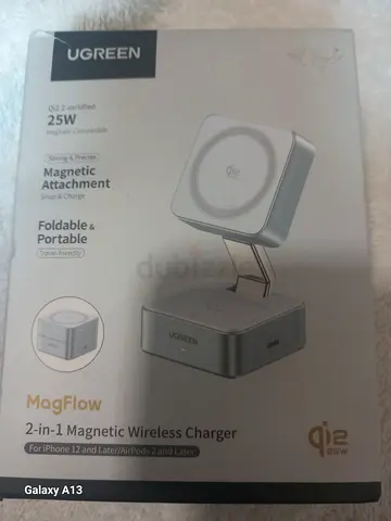 UGREEN 25W MagFlow 2-in-1 Magnetic Wireless Charger (MagSafe-style) - Foldable