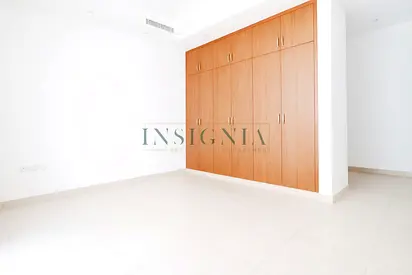 2BR Ready to Move Spacious Well, maintained