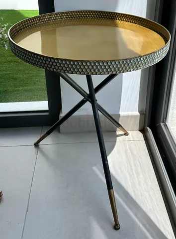 Round Metal Accent Side Table with Tray Top