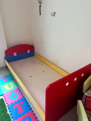 Kid bed frame