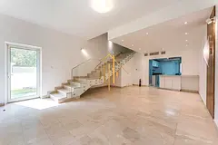 Vacant | Upgraded | Corner | Courtyard &amp; Roof Top