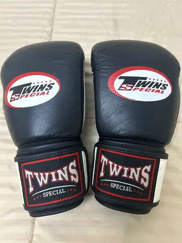 Twins Special MMA championship boxing gloves  - 10 Oz size made by Genuine Leather for Martial Arts