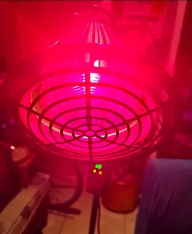 Standing Infrared Heat Therapy Lamp. Light Use. In Perfect Condition. AED 590 Only! Free Delivery!