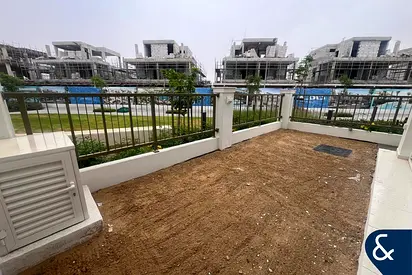 RARE CORNER UNIT | 4 BED | SINGLE ROW | READY