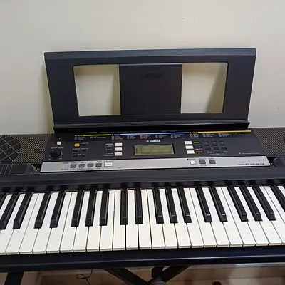 Yamaha Electronic Keyboard WITH KEYBOARD STAND