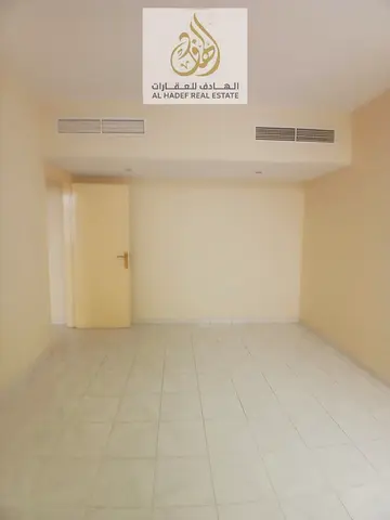 🔥 شقة غرفتين وصالة للإيجار في القاسمية المحطة بالشارقة بسعر مميز جداً 💥 موقع حيوي قريب من جميع الخدمات والأسواق والمواصلات 🚗 مساحات مريحة وتشطيب جي