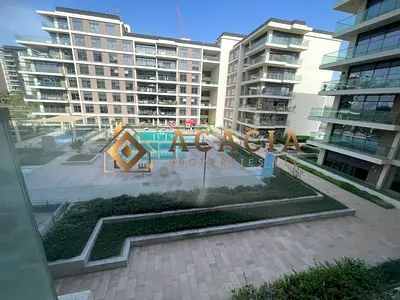 Fully Furnished I Upgraded I Pool View I Balcony