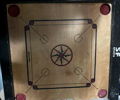 Carrom board (50cm x 50 cm )