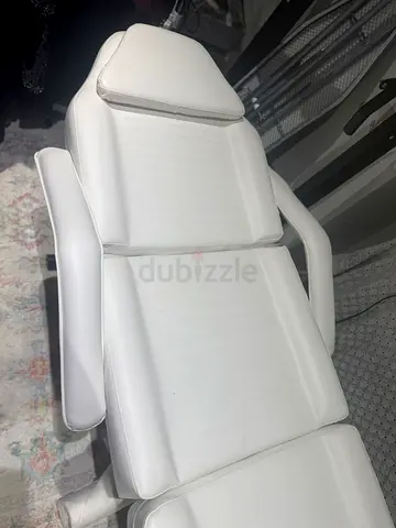 White Adjustable Salon/Facial Treatment Chair – Padded, Reclining