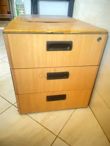 Compact 3-Drawer Wooden Office Pedestal with Lock