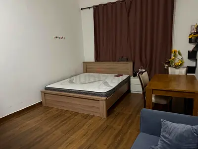 JVC Studio type Room Available for executive nonsmoking bachelor  Looking for a neat executive bach