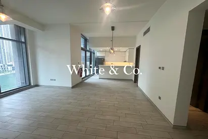 VACANT / CANAL VIEW / SPACIOUS 2 BED