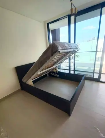 ‎Ikea king size hydraulic bed with Ikea mattress  ‎is available