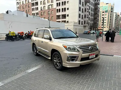 Lexus LX 570 Sport 2015 - GCC Specs - Pristine Condition