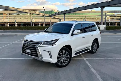 Lexus LX570 2017 / 5.7L - 8 Cylinder / Red Interior / Single Owner / Service History / GCC Spec