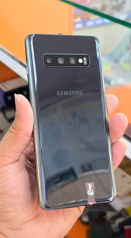 Samsung Galaxy S10 (Black) - Good Condition, Unlocked