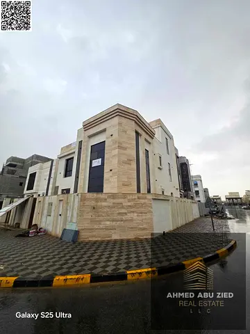 Villa for sale | Water and electricity included | Registration fees included | 7 master bedrooms with wardrobes | Main kitchen and preparation kitchen