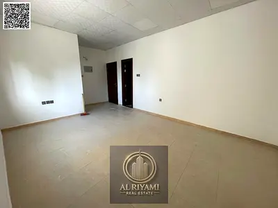 استوديو للايجار السنوى واسع بمطبخ منفصل ليوارة قريب ممشى عجمان