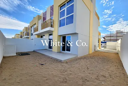 Corner Unit | Single Row | Renovated 3BR