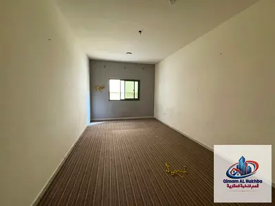 أجمل وأكبر مساحة شقة غرفة وصالة في القاسميه، مع بلكونة، وتكييف وغاز مركزي، وموزع للخصوصية .