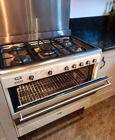 Italian Smeg Top 5 Burner Gas Down Oven Electric Cooker Range Size 90cm
