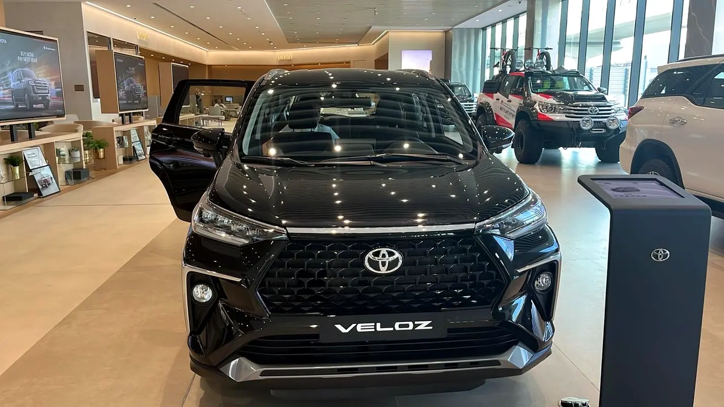 Toyota Veloz 2024 — photo 1 of 6