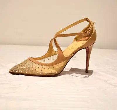 💯% authentic Christian Louboutin - Maria Strass Pumps