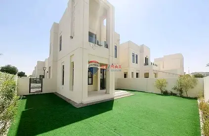 Sea View | Shared pool | Covered parking