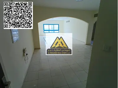 شقة عائلية مميزة للإيجار في الرميلة 1 بعجمان، قريبة من كورنيش عجمان، تتميز بمساحات واسعة وتشطيب جيد مع تكييف مركزي وخزائن حائط، مثالية للعائلات الباحث