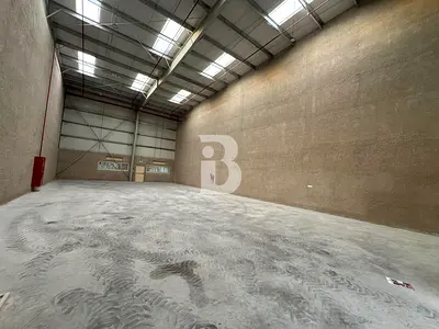 GRADE A | SHOWROOM | BEHIND SHEIKH ZAYED ROAD