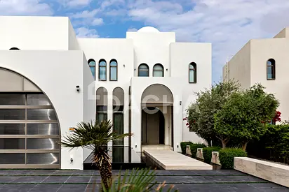 PARK-BACKING | TURN-KEY | GARDEN HALL