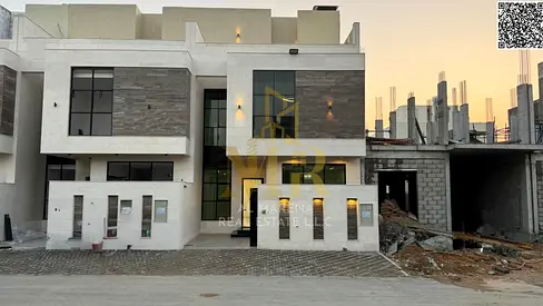 اغتنم الفرصة وامتلك فيلا فاخرة من 5 غرف نوم تصميمات مودرن بتشطيبات راقية في منطقة العاليه التي تعد إحدى أجمل وأهدأ مناطق عجمان حيث تشمل جميع الخدمات ا