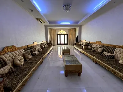 مجلس فيلا يتسع ل 18 شخص