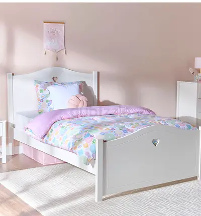 White bed 120*200 with excellent mattress تخت ١٢٠*٢٠٠ مع فرشة شبه جديدين