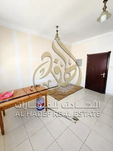 ✨ للإيجار في الشارقة – النباعة | شقة غرفة وصالة بموقع حيوي ✨ 🏡 فرصة مميزة للسكن في منطقة النباعة 🌆، واحدة من المناطق الحيوية القريبة من جميع الخدمات