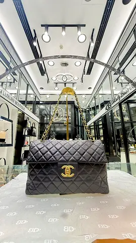 Chanel Black Quilted Maxi Classic Single Flap Bag (Authentic/PreOwned)