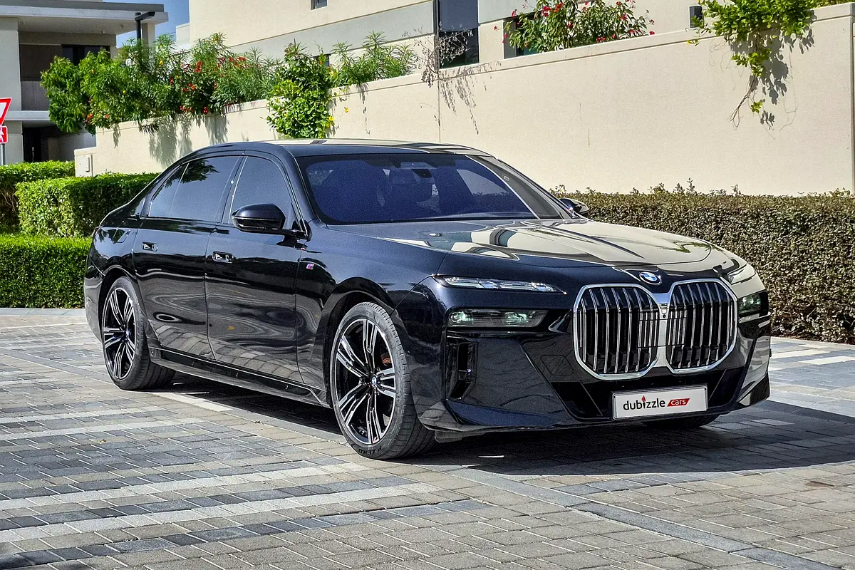 BMW 7-Series 2023 — photo 1 of 16