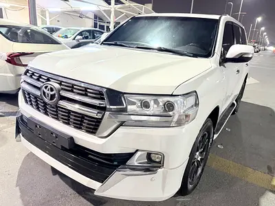 Toyota Land Cruiser VXR 2014 GCC Specs