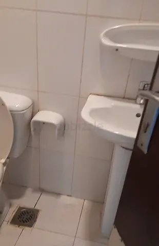 Bed Space Available for Male Bachelors Near Ravi Restaurant, Satwa – Clean Flat, All Inclusive