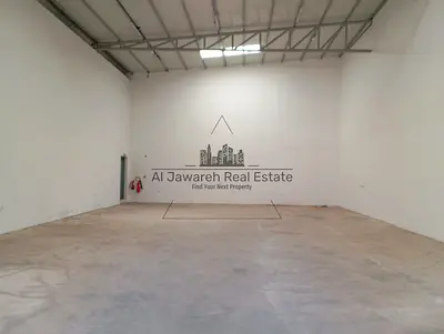 Code 3171 – Warehouse for annual rent in Umm Al Quwain, located in a prime strategic location directly on the main road, providing easy access