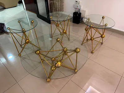 طقم طاولات مودرن فاخر – تصميم هندسي مميز