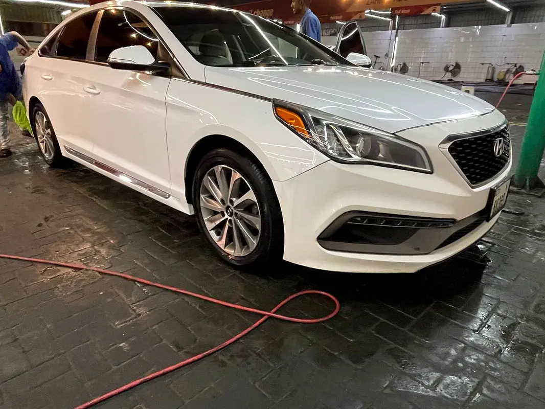 Hyundai Sonata 2015 — photo 1 of 13